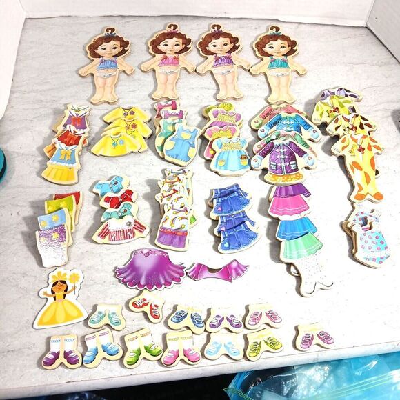 T.S. Shure Wooden Doll Quadruplets with 61 Pieces of Dress up Doll Clothes 2016. - Picture 11 of 11